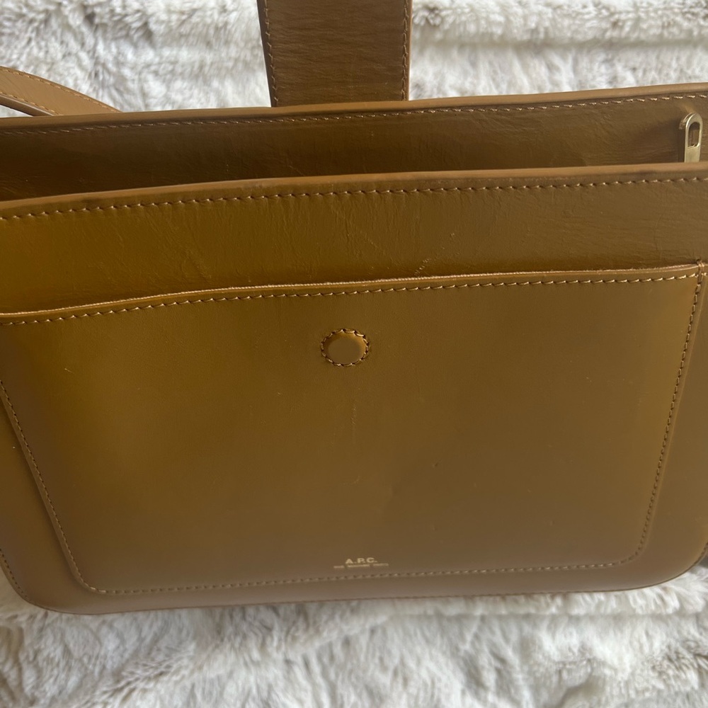 A.P.C. Albane bag in mustard yellow - Picture 4 of 9